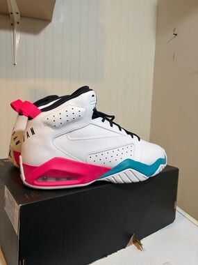 Jordan Lift off. White/Turbo green/noir. 2018 release!  New. No box. AR4430-105